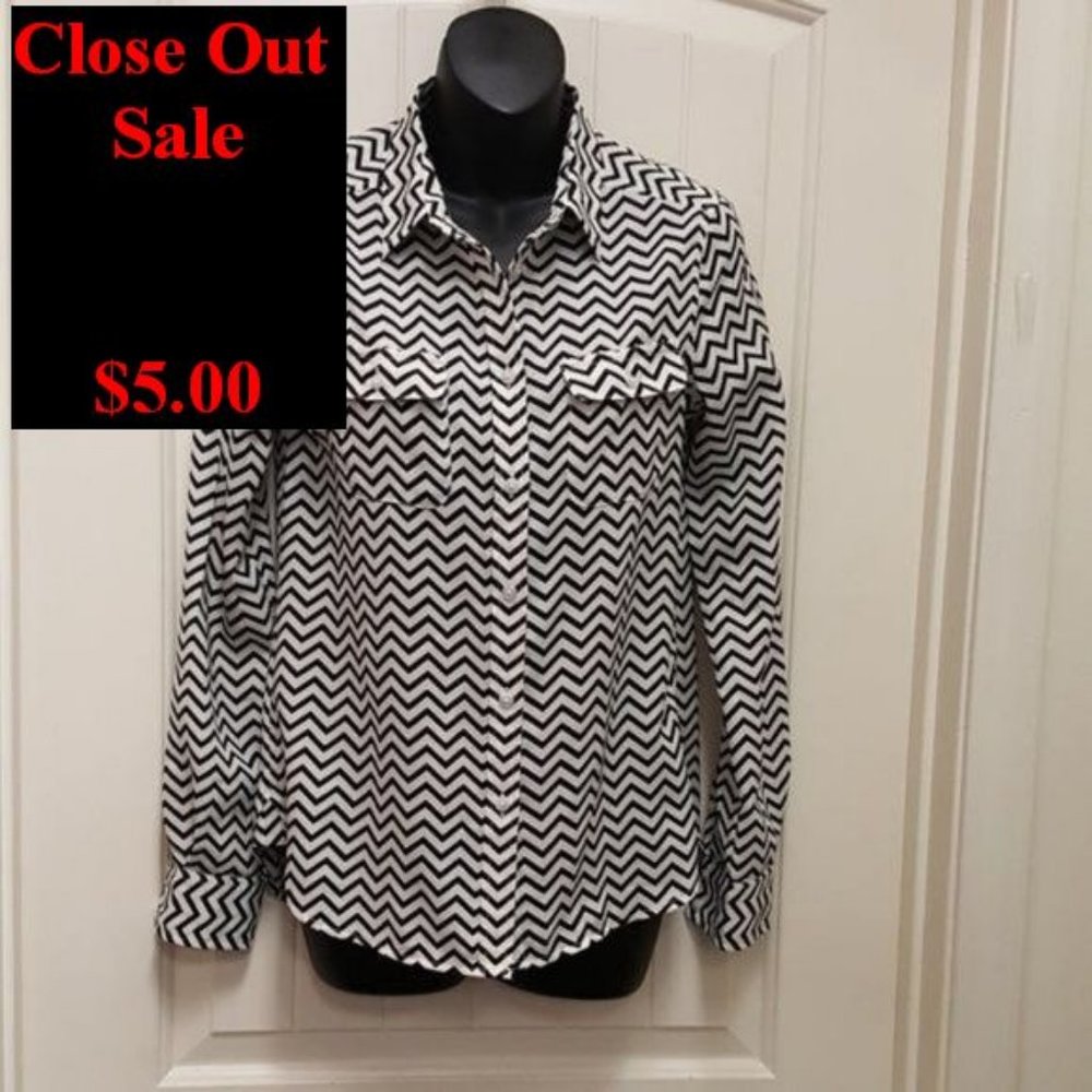 American Eagle Outfitters Black& White Long Sleeve
